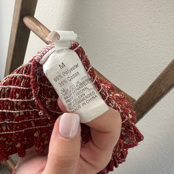 Red/Maroon blouse - long sleeve size M - Picture 4 of 4